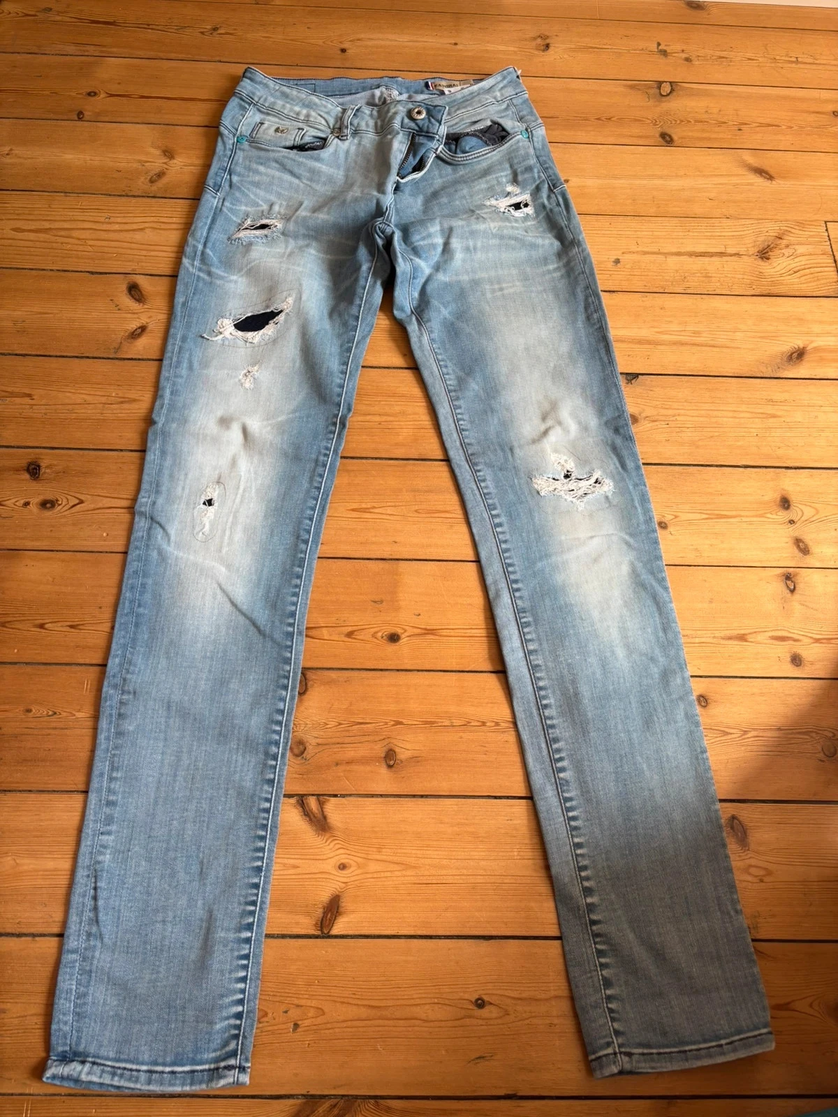 jean com rasgos kaporal tamanho 40 – photo 3
